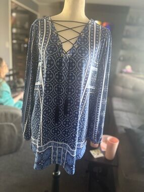 NWOT Denim 24/7 Blue and White Printed V-Neck Tunic